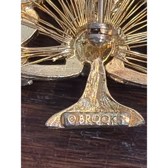 Gold Christmas Tree Brooch Pin With Clear Rhinestones Vintage Jewelry By Brooks - Picture 3 of 3